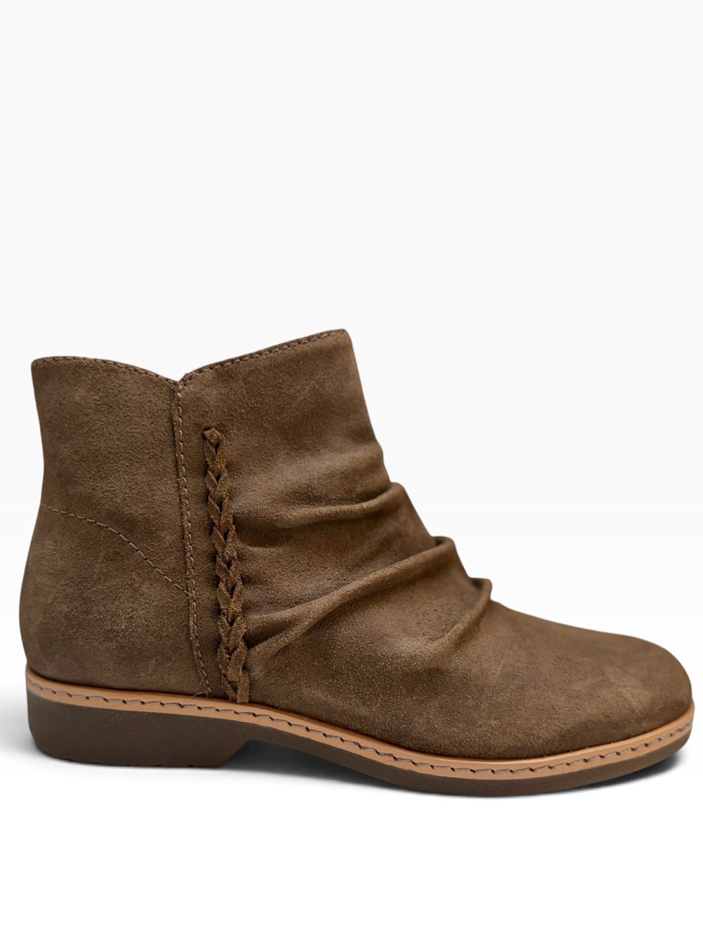Earth Hilaree Suede Ruched Ankle Boots Brown 7W Wide NWT